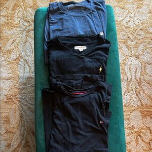 3 plain tees with chest branding t-shirts, and now this, Hilfiger, into the AM